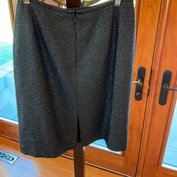 Tahari Navy and Silver Tweed Skirt Set - Picture 14 of 15